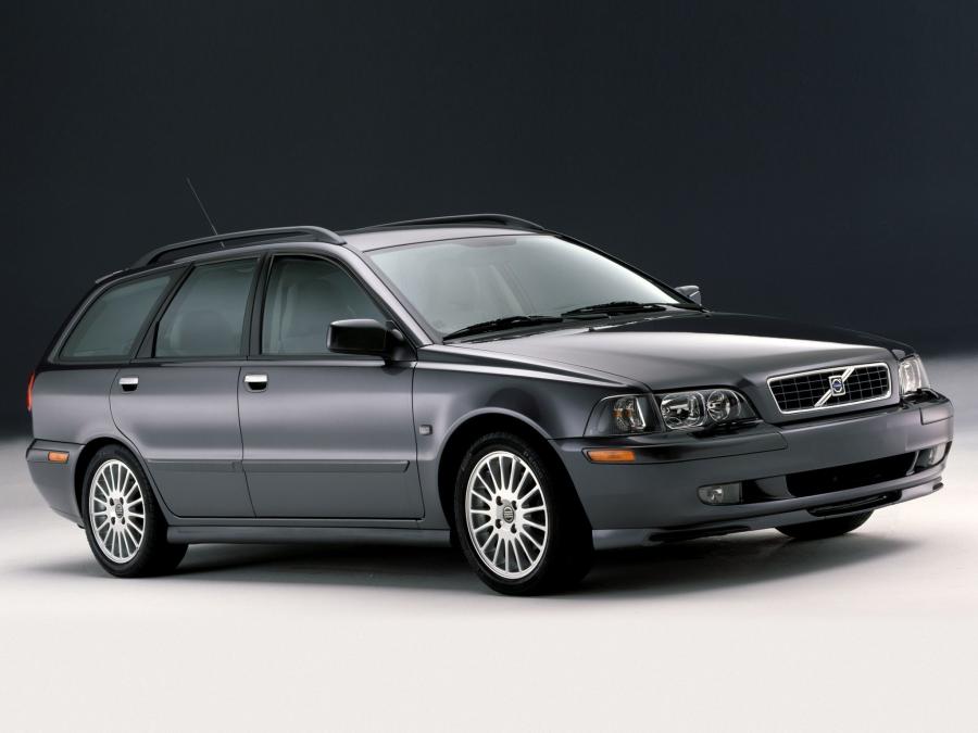 Volvo V40 2002 года  (фото 1 из 7)